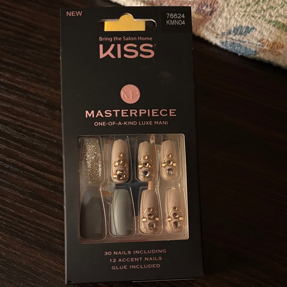 Kiss Masterpiece Press-On Nails - Tan and Gray with Gold Accents